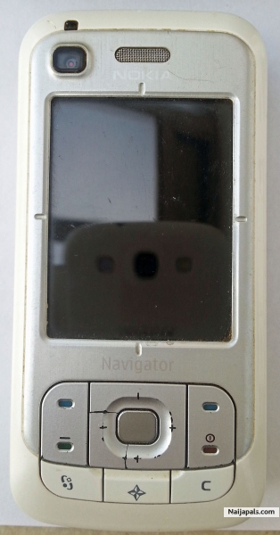 Nokia 6110 Navigator - click for next photo