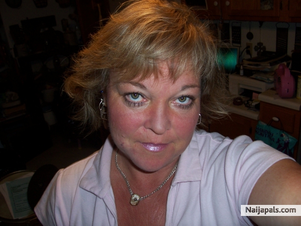 Sundays Wife - click for next photo