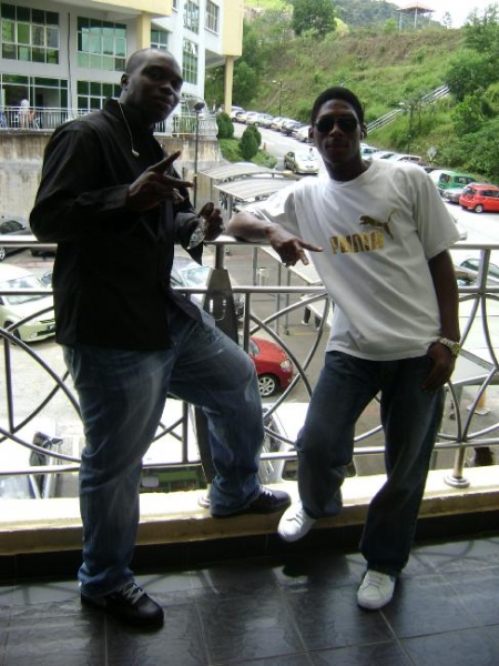 10 million Boyz - click for next photo