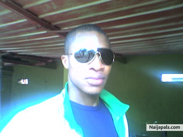 fine boy lookin sexy - click for next photo