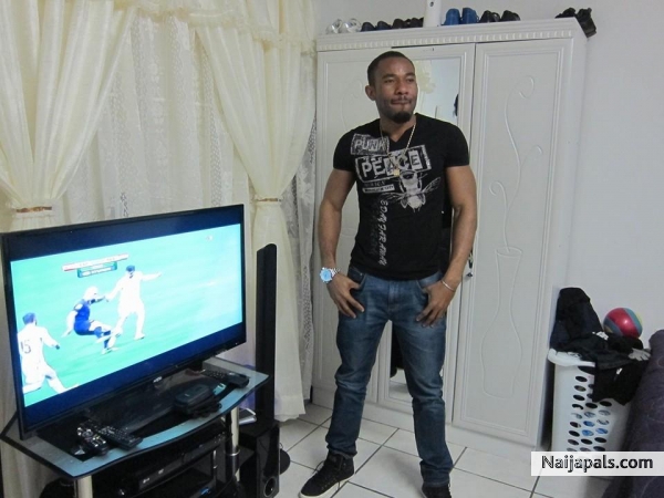  - click for next photo