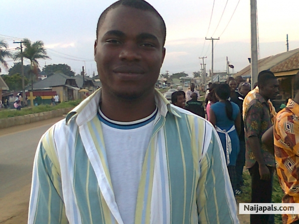 Emeka on dufil match.jpg,434kb - click for next photo