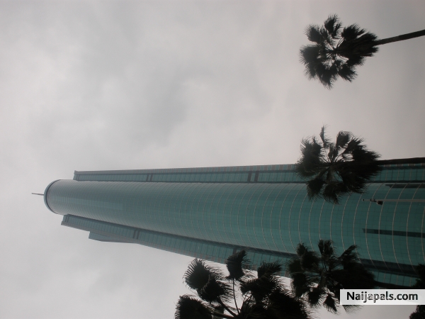shenzhen tall tower - click for next photo