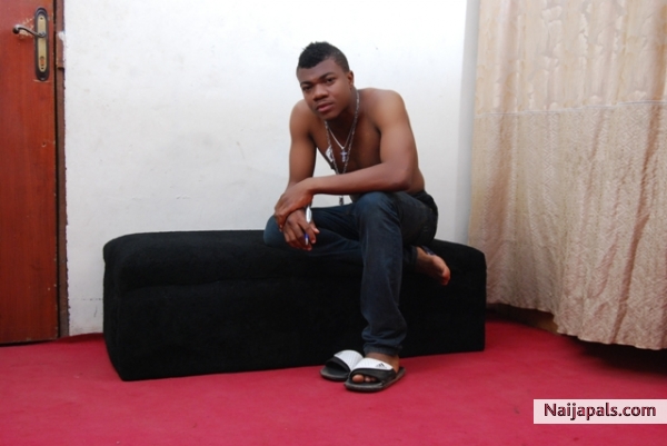 In ma crib - click for next photo