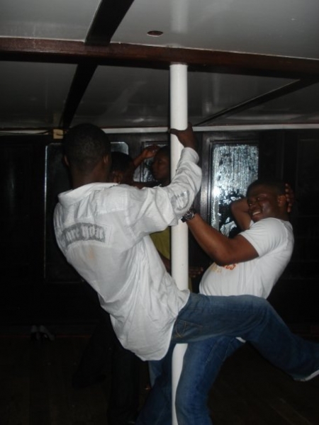 hehe ... Pole dancing ... - click for next photo