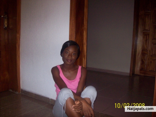 Baby Dee. - click for next photo