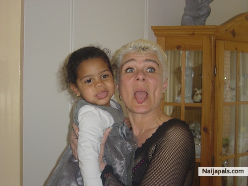 Angeley and me being naughty ; -) - click for next photo