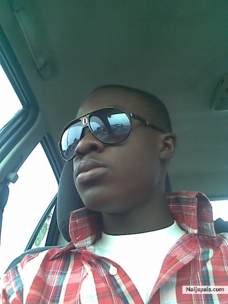 Mr OwuMI - click for next photo