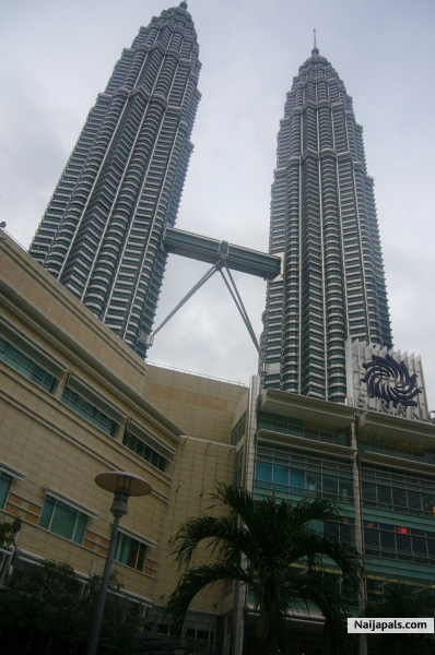 @KLCC KUALA LUMPUR,MALAYSIA - click for next photo