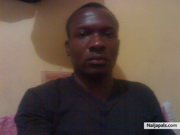 In ma crib alone! - click for next photo