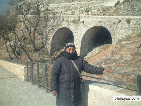  - click for next photo
