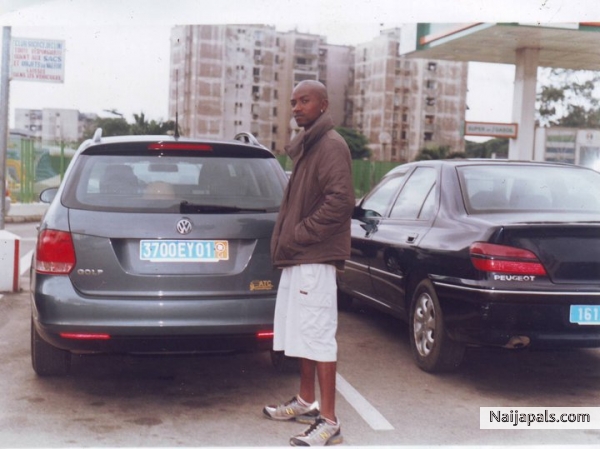 obitwis - click for next photo