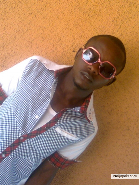 NE-YO - click for next photo