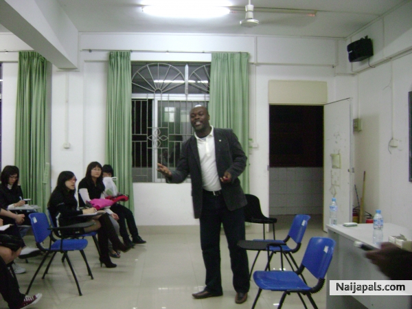GIVING A LECTURE IN THE UNIVERSITY, CHINA. - click for next photo