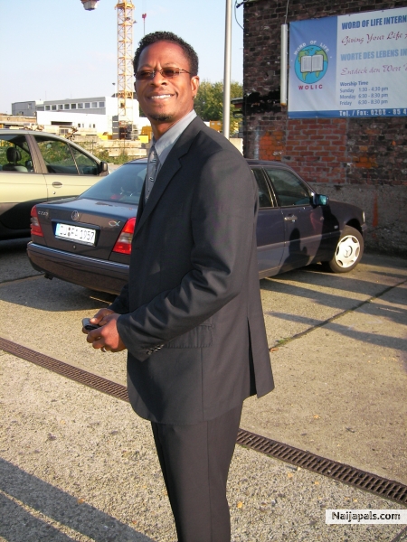  - click for next photo