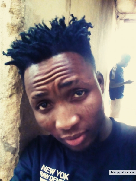 lyricsfans - click for next photo