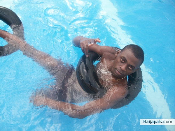 at Limelite Hotel. In The pool - click for next photo