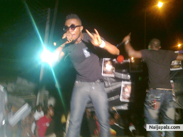 souldee falomo street canvial 2010 - click for next photo