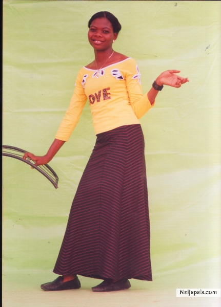 sexyfunmi - click for next photo