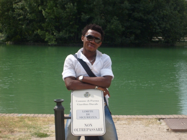 - click for next photo