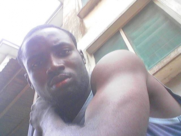 nw thatz me hahahehheeh trying to look hard lmao - click for next photo