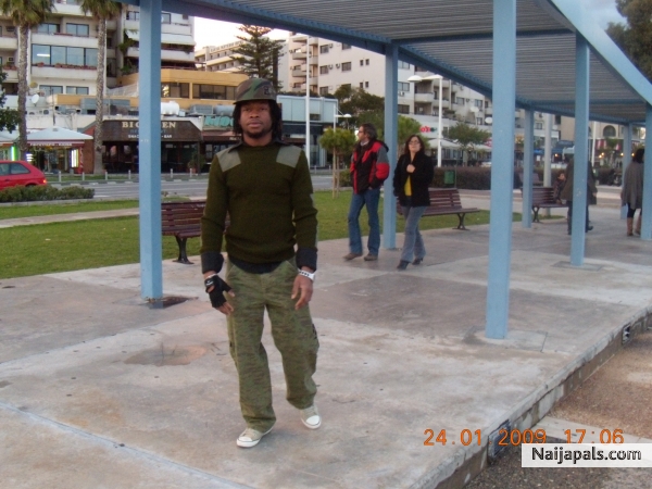  - click for next photo