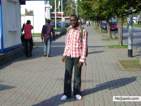  - click for next photo