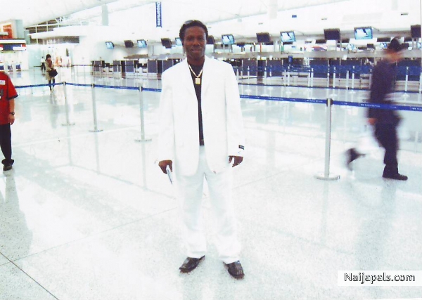 IN HK INTERNATIONAL AIRPORT - click for next photo