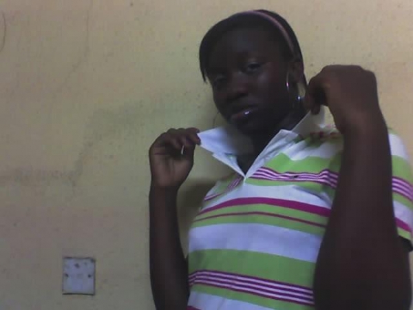 dis babe cnt chout - click for next photo