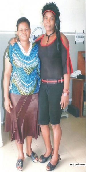Miss Best De Weblink Manager and my lovely Director - click for next photo