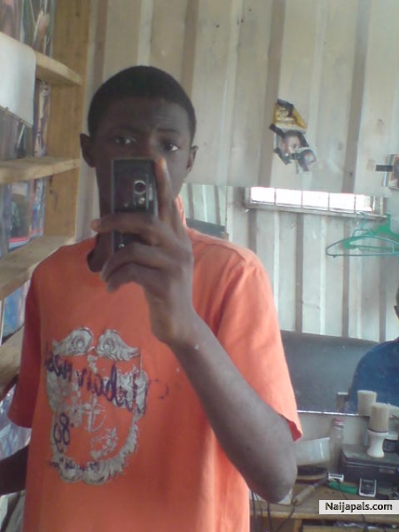 me and ma phone - click for next photo
