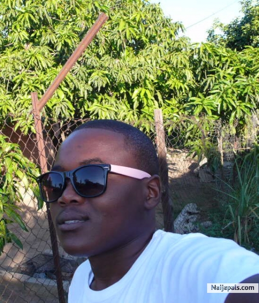 Life with a reason to smile..... - click for next photo