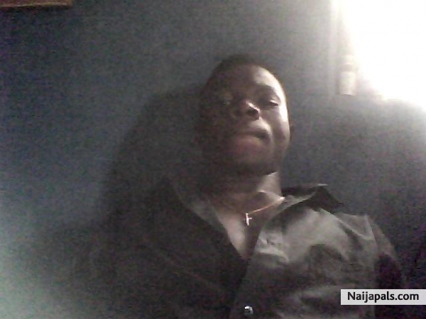 LOOKING 4 MY HEARTTHROB - click for next photo