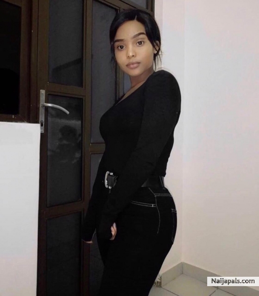 Sweet petite - click for next photo