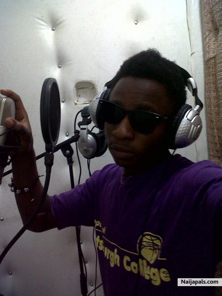 kinexme in studio - click for next photo