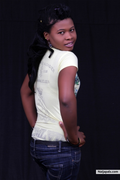 Berrygal - click for next photo