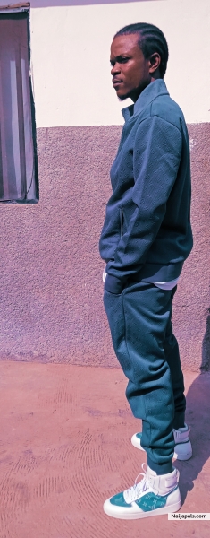 oluwastona - click for next photo