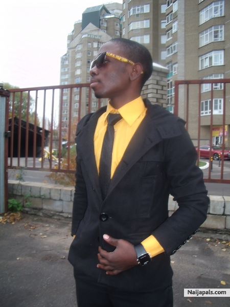 black and yellow - click for next photo