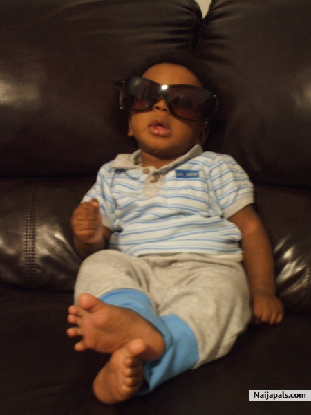 he rockin' ma shadez - click for next photo