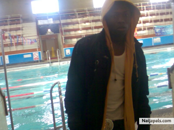 @ Victoria Swimming Pool - click for next photo