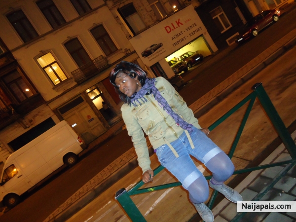  - click for next photo