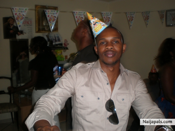 LOOKIN LIKE A CLAWN LOL,AT K1 BABY BDAY - click for next photo