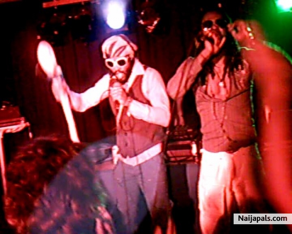 TUKLAN LIVE ON STAGE - click for next photo