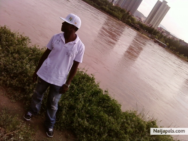 ...... - click for next photo
