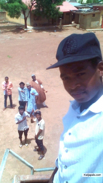 SELFIEE - click for next photo