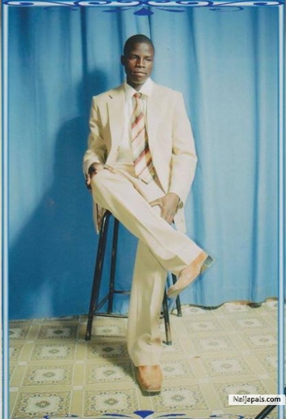  - click for next photo
