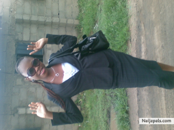 on ma way 2 de office, u knw - click for next photo