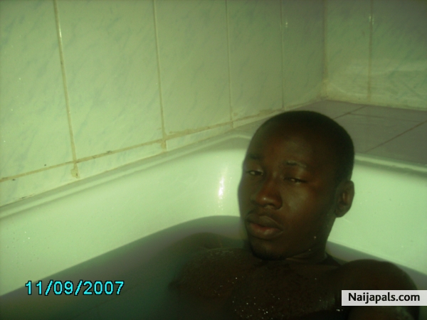 Its damm cold inside - click for next photo