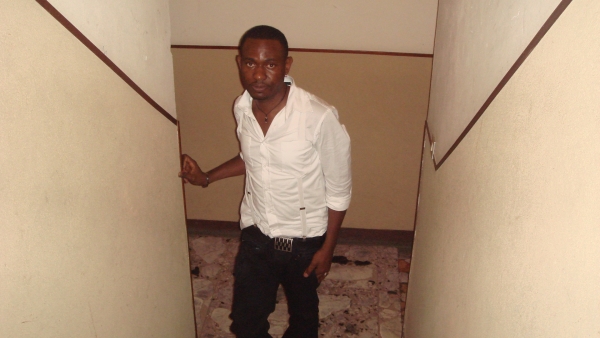  - click for next photo
