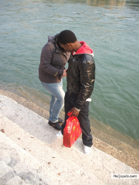  - click for next photo